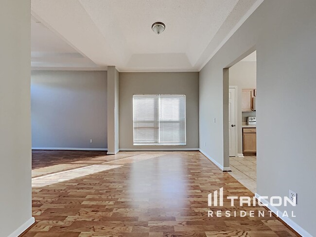 Building Photo - 1360 Holly Glen Run