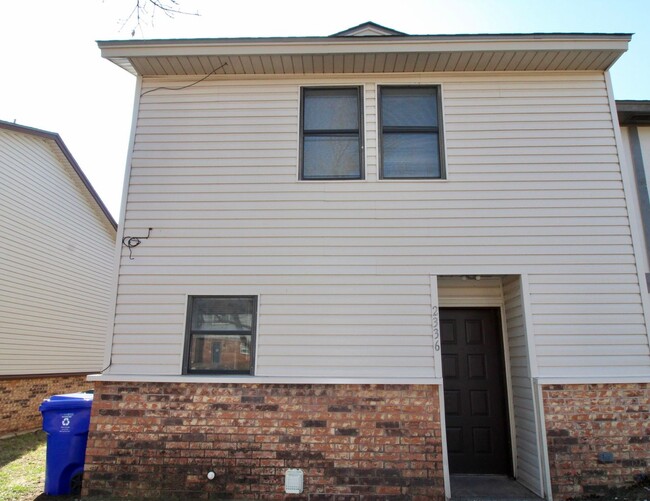 Primary Photo - 2336 Heatherfield