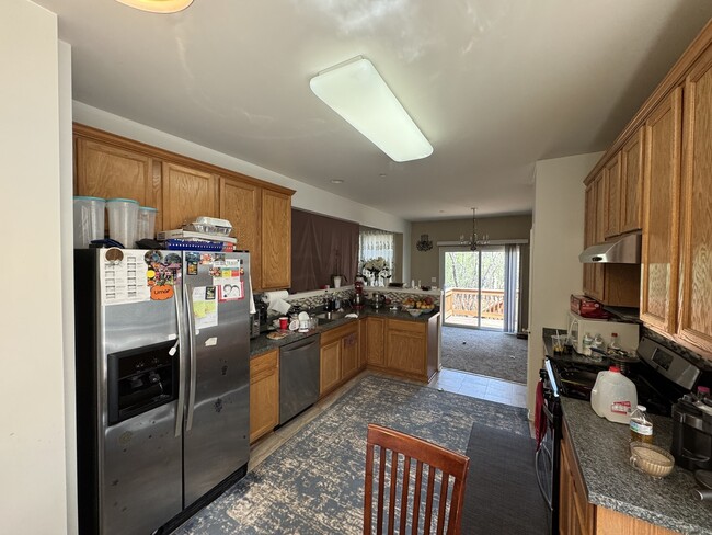 Building Photo - 207 Black Hill Dr
