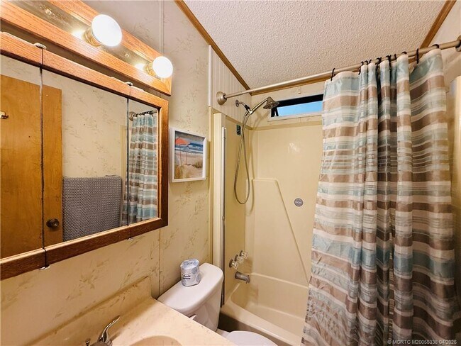 Building Photo - 10851 S Ocean Dr