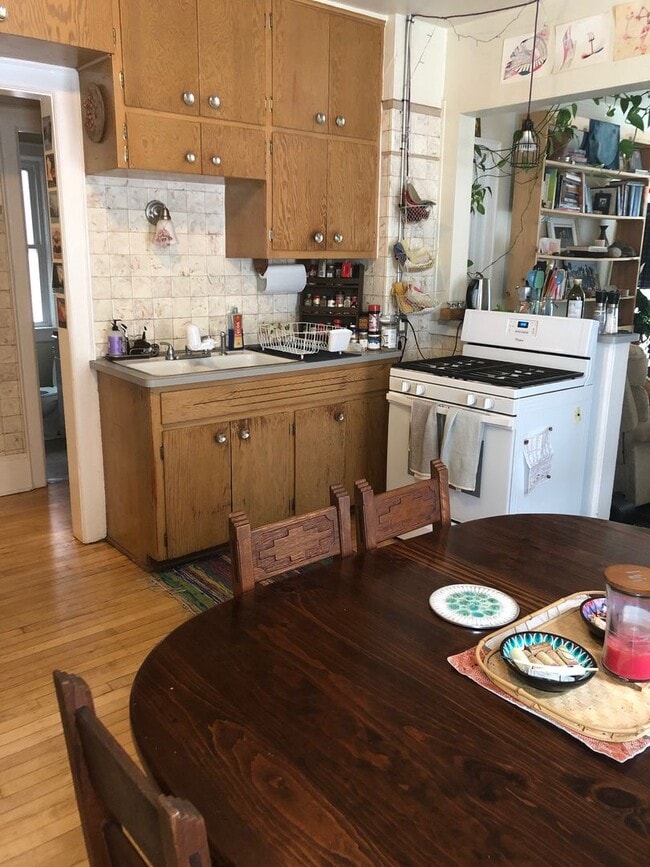 Building Photo - 3063 N Bremen St