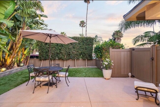 Building Photo - 250 Avenida Monterey