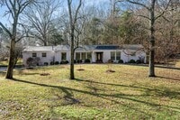 Building Photo - 4BR/3BA Forest Hills Luxury Rental