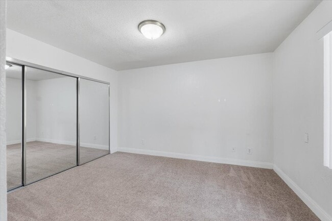 Building Photo - 9325 W Desert Inn Rd