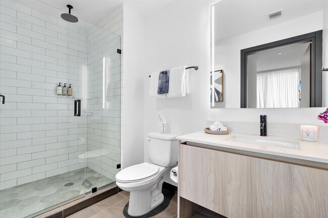 Building Photo - 398 NE 5th St