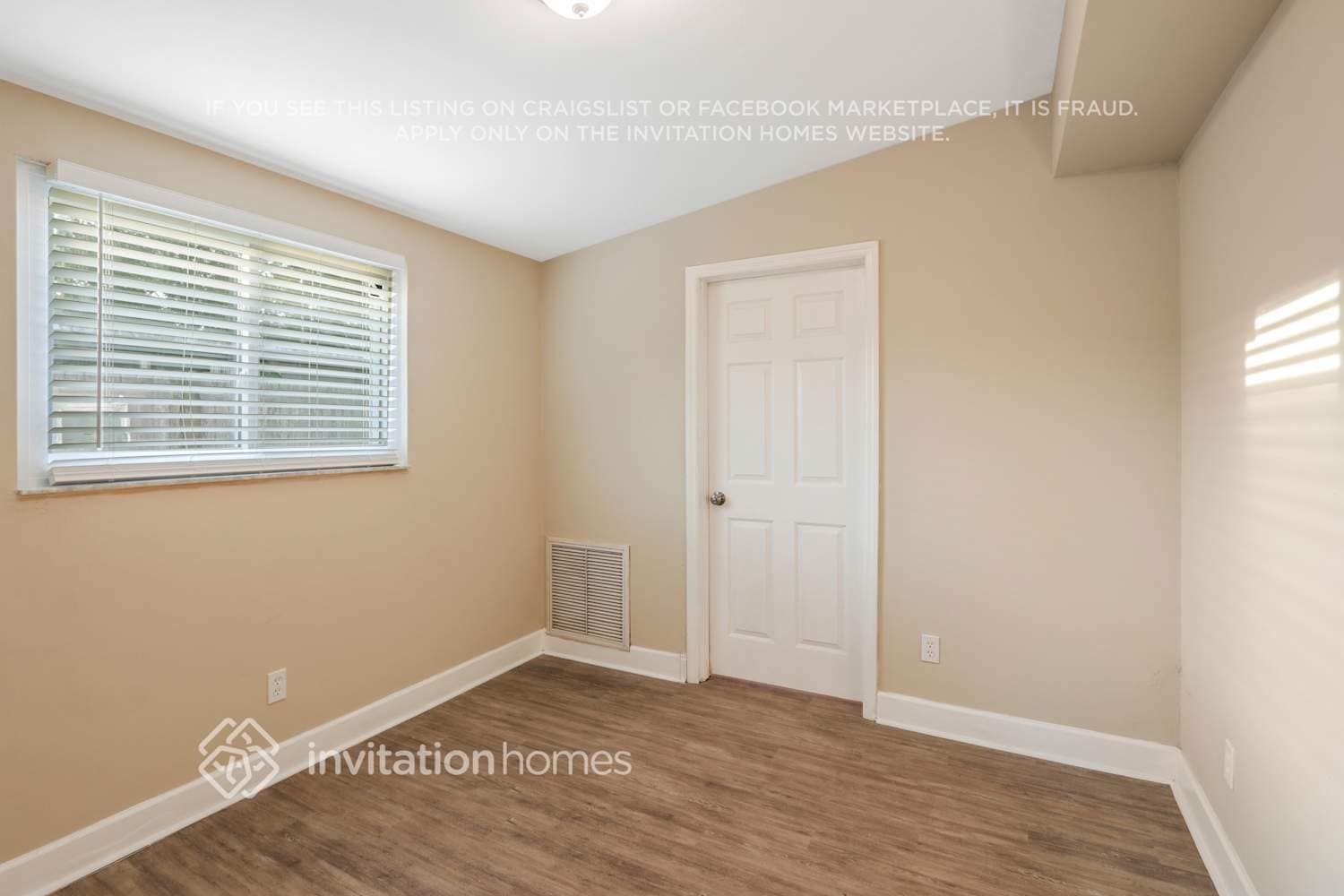 Building Photo - 1320 54th Ave N