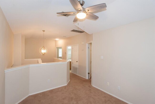 Building Photo - 9025 Vigen Cir
