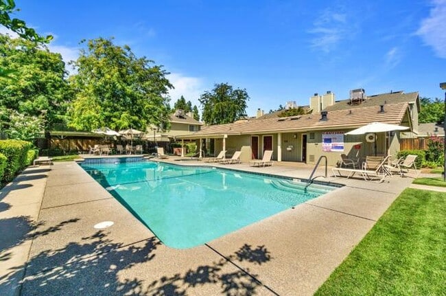 Building Photo - 4718 E Alamos Ave