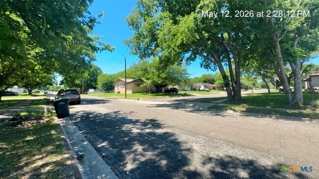 Building Photo - 607 Curry Ave