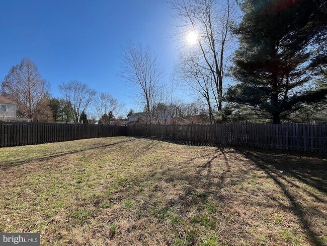 Building Photo - 115 Carrie Ln