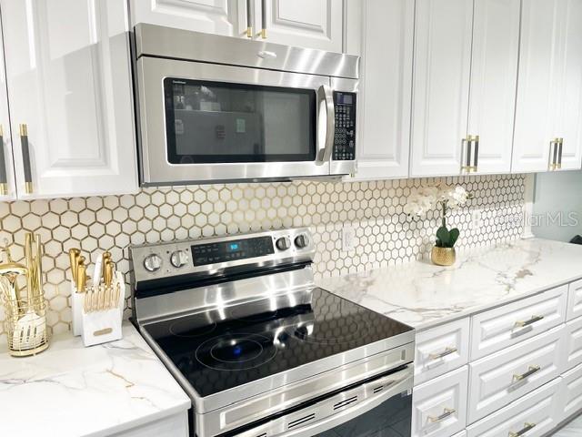 Building Photo - 1355 Villa Ln