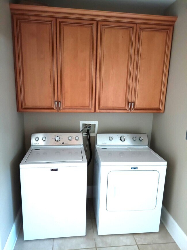 Building Photo - 305 Amalfi Dr