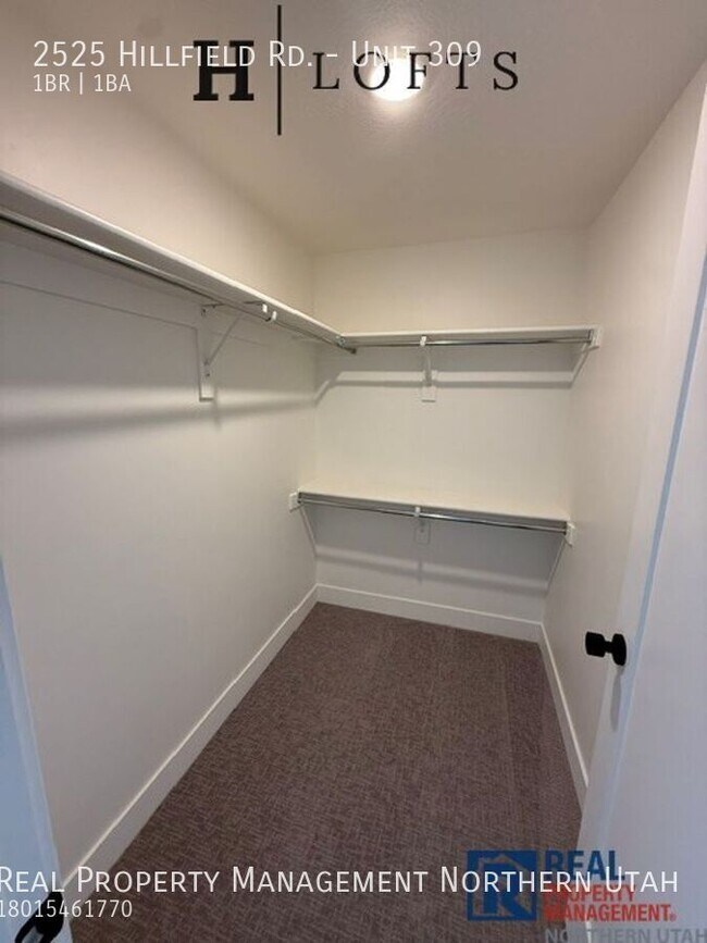 Building Photo - 2525 Hillfield Rd.-Unit 309