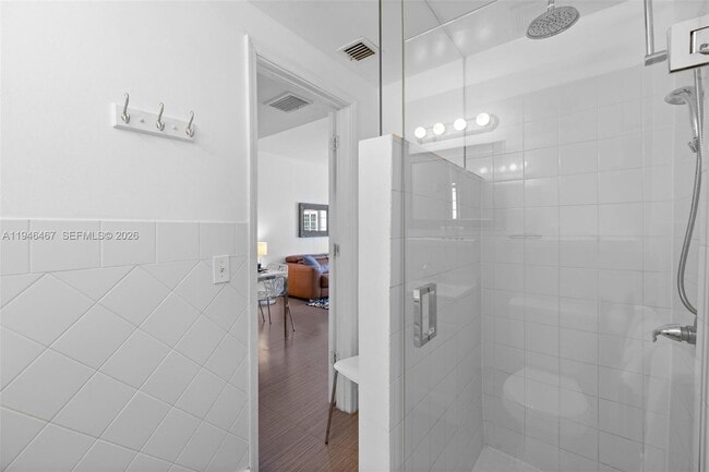 Building Photo - 530 Ocean Dr