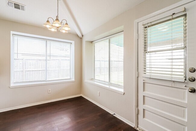 Building Photo - 9506 Lost Eagle Dr