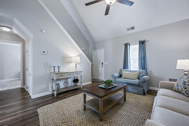 Building Photo - 31 Middleton Ct