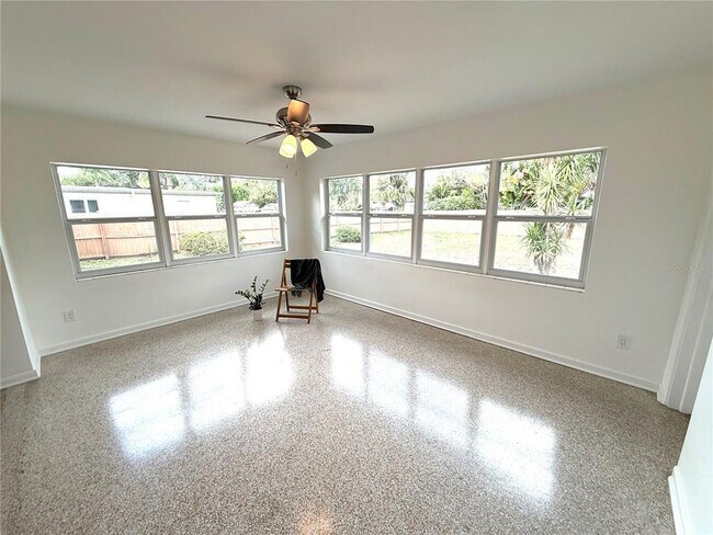 Building Photo - 431 Page St