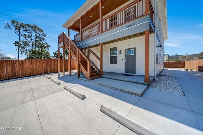 Building Photo - 5805 Hilltop Ave