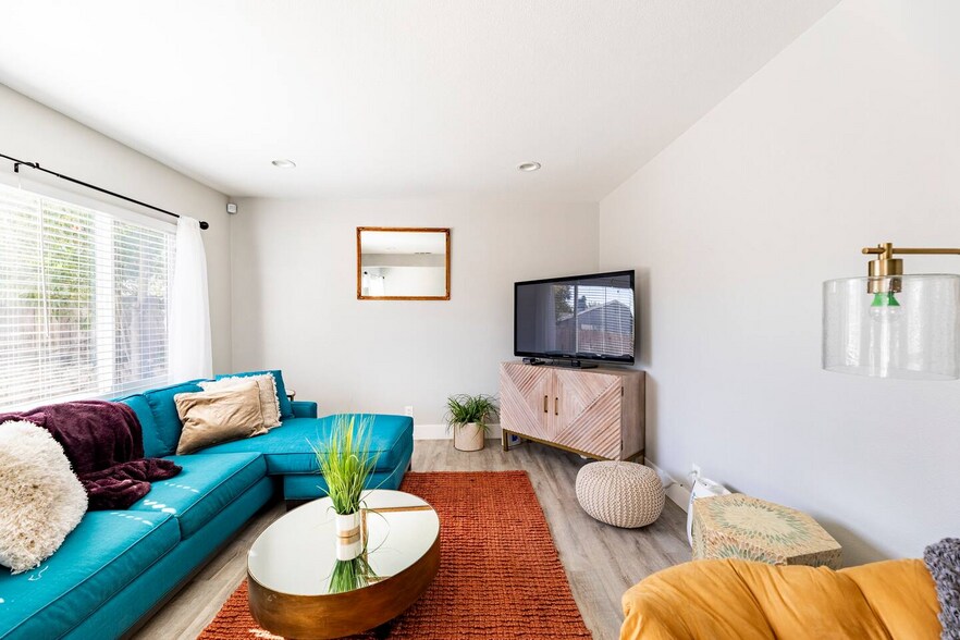 Building Photo - 5205 Priscilla Ln