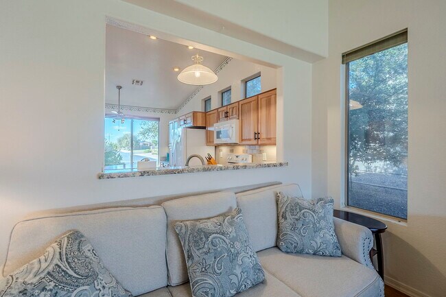 Building Photo - 4269 E Cassia Ln