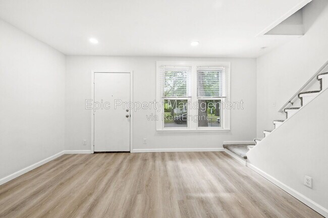 Building Photo - 224 Stratford Rd