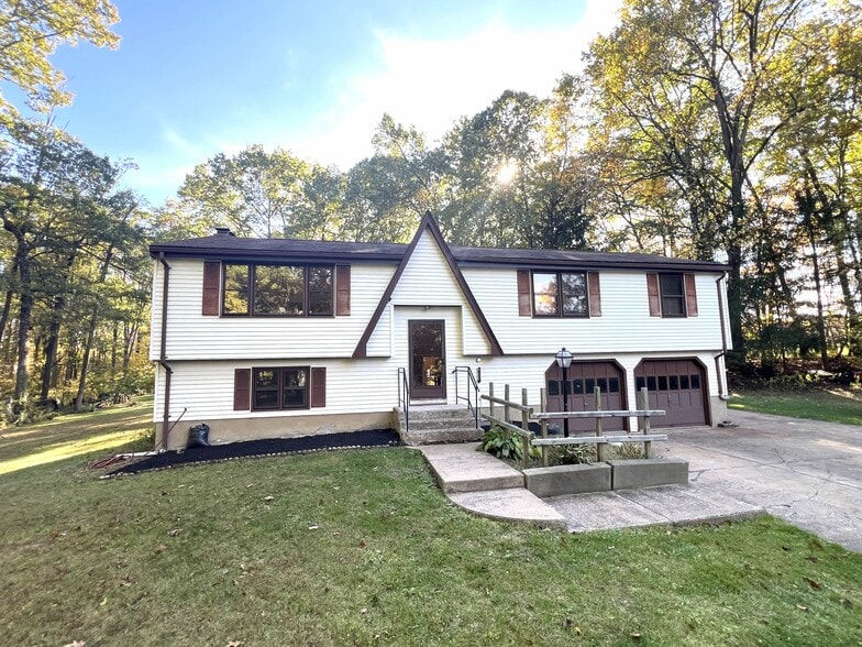 Building Photo - 215 Macktown Rd