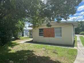 Building Photo - Charming 1/2 duplex in the heart of Orlando
