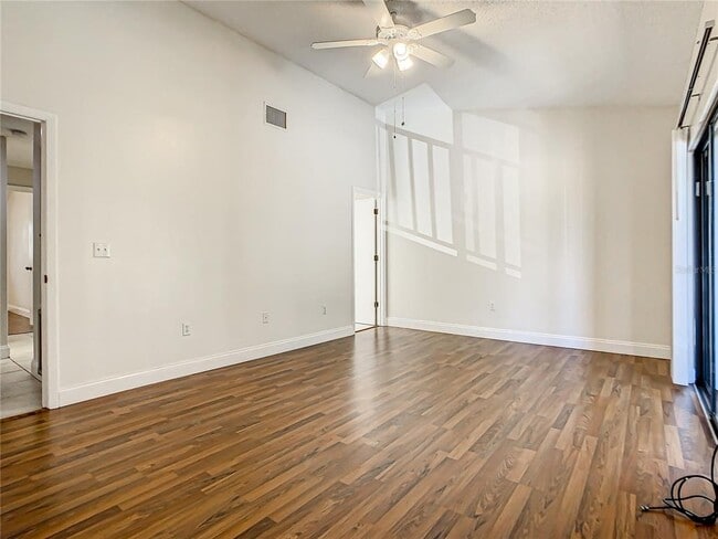 Building Photo - 955 Sunridge Dr