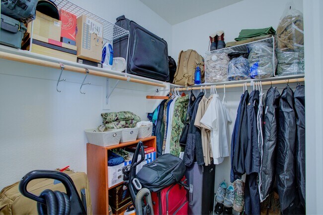 Building Photo - 825 Harbor Cliff Way, Unit 265