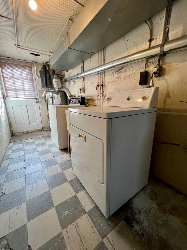 Building Photo - Beautiful 3bed-1.5 bath Home in Ambler!