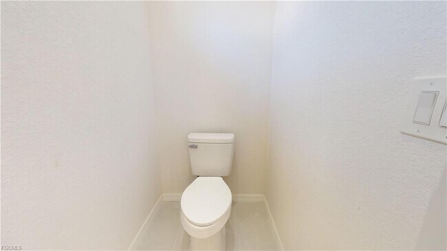 Building Photo - 2421 NW 24th St