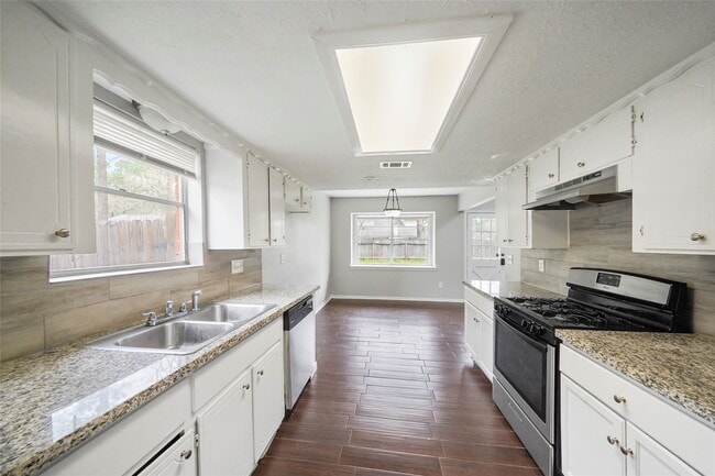 Building Photo - 2251 Middle Creek Dr