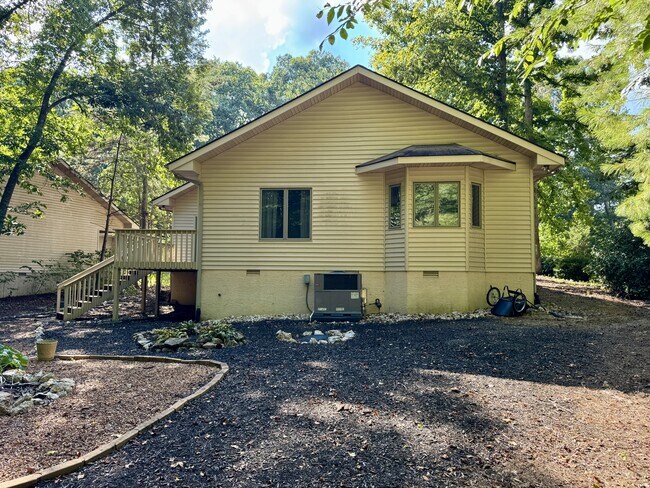 Building Photo - 310 Paoli Trce