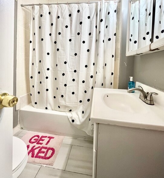 Building Photo - 168 Hillside St