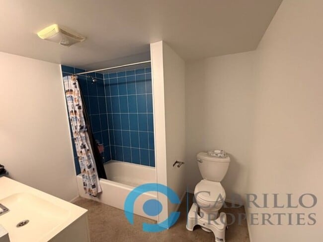 Building Photo - 3771 Centre St