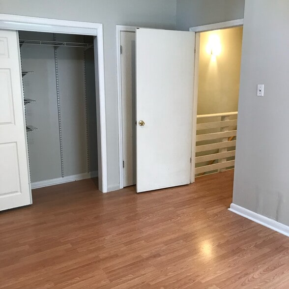 Bedroom - 1547 Nicholson Dr