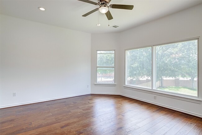 Building Photo - 3218 Rosemary Park Ln