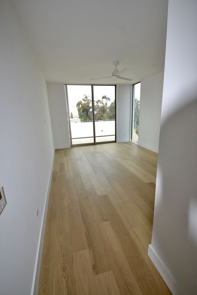 Building Photo - LUXURY 3 BEDROOM CONDO in the Unique Urban Enclave  of Palentine. Walk to Balboa Park! Parking wi...