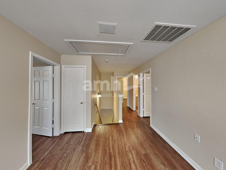 Building Photo - 4103 Chiselhurst