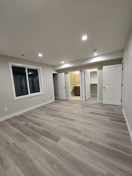 Building Photo - 6578 W Valynn Dr