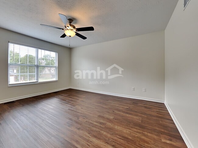 Building Photo - 3260 Blue Springs Dr