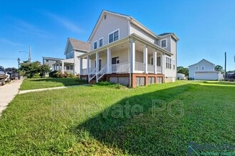 Building Photo - 1803 Rose Ave