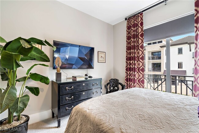 Building Photo - 1030 3rd Ave S