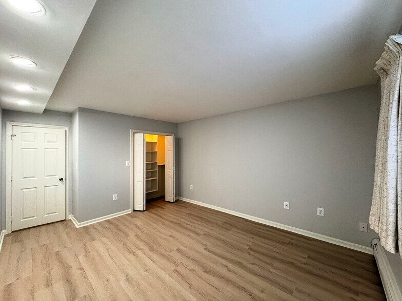 Building Photo - 131 Coolidge Ave