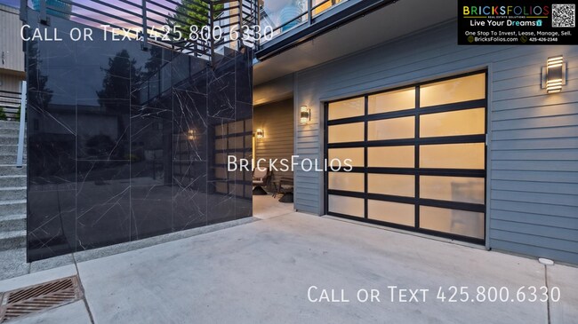 Building Photo - 8327 NE Juanita Dr