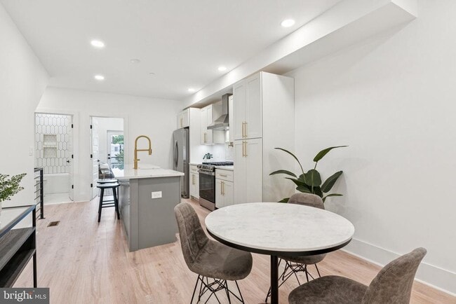 Building Photo - 2608 4th St NE