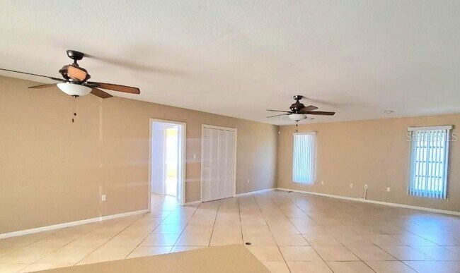 Building Photo - 2281 Vía Seville