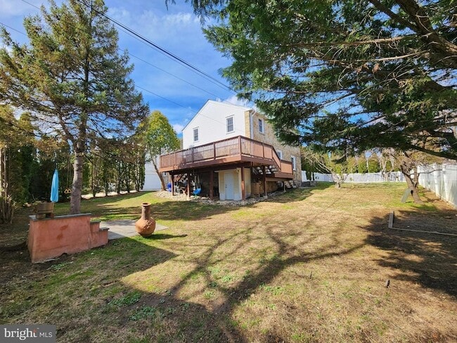 Building Photo - 1156 Garfield Ave
