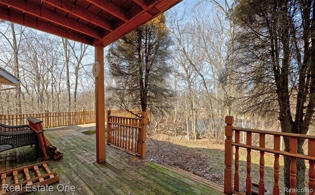 Building Photo - 5307 Metamora Rd