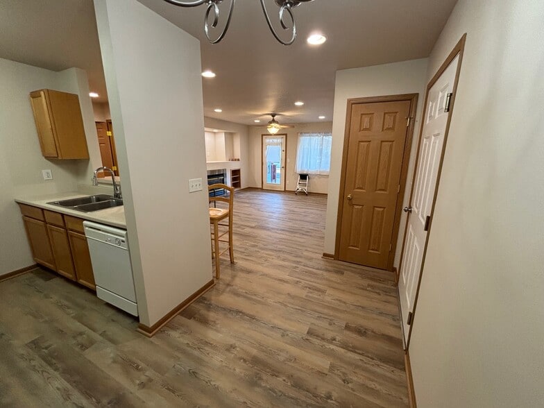 Building Photo - 3401 Fallon St
